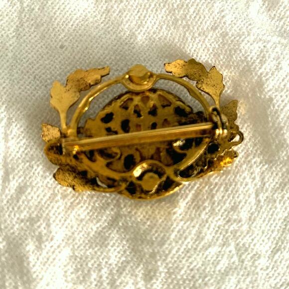 Vintage black onyx, leaf brooch, gold tone wreath pen with black cabochon. - Picture 10 of 16